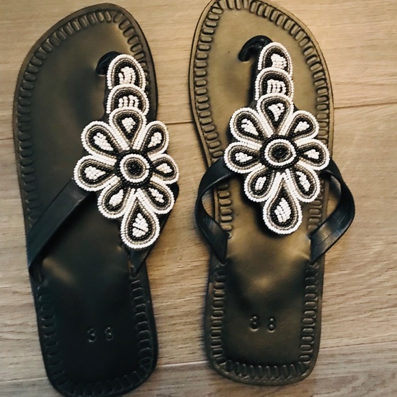 Ladies African Maasai Sandals - Picture 2 of 3